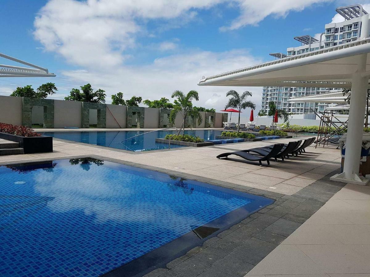 Apartment Sea View At Mactan Newtown Мактан Екстериор снимка